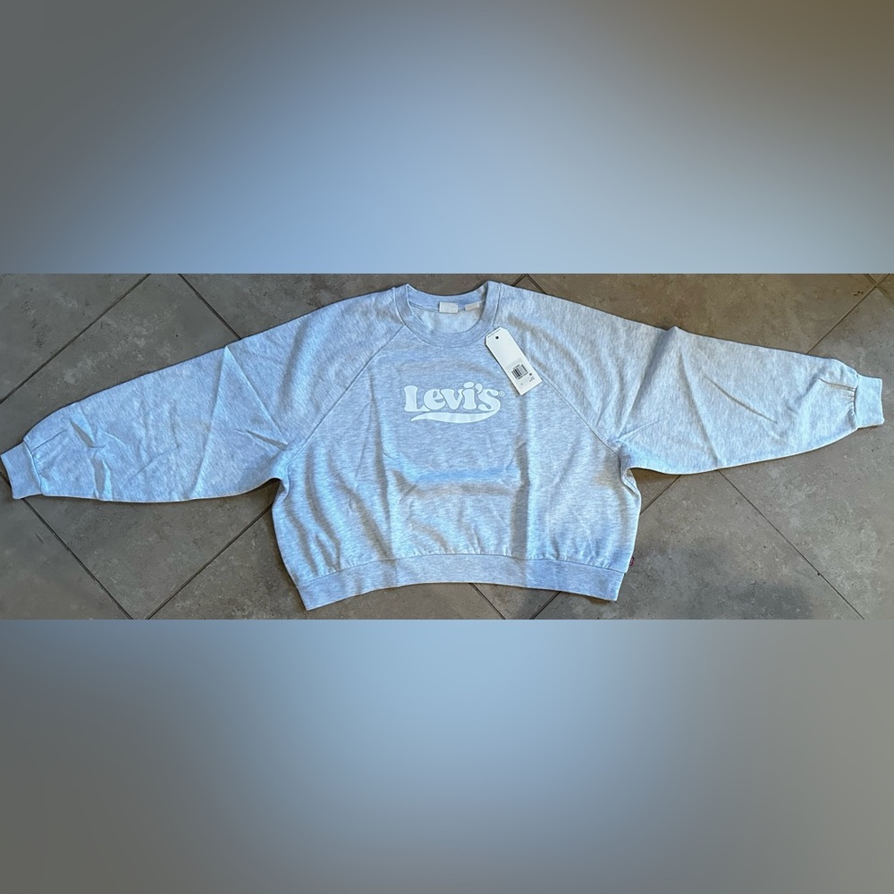 Brand new XL Levi’s, crop vintage RAGLAN sleeve crewneck sweatshirt with tags